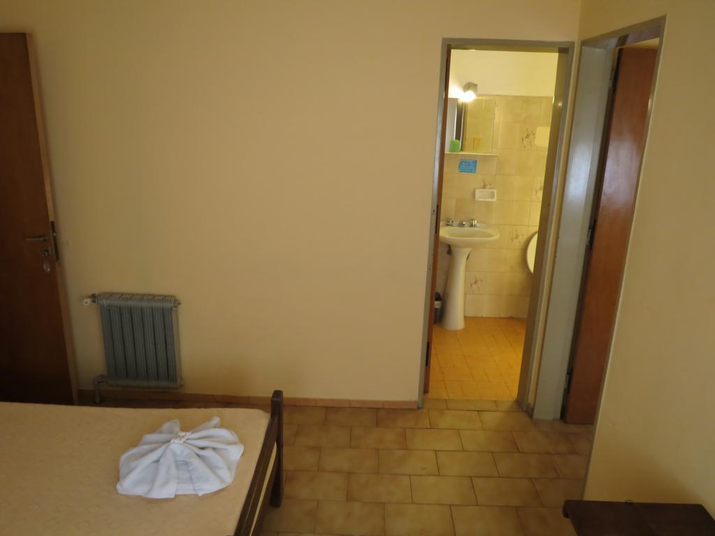 Hotel Arenales Villa Carlos Paz Cameră foto